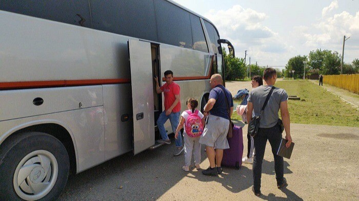 Пассажиры автобуса, столкнувшегося с грузовиком на Кубани, отправлены в Анапу