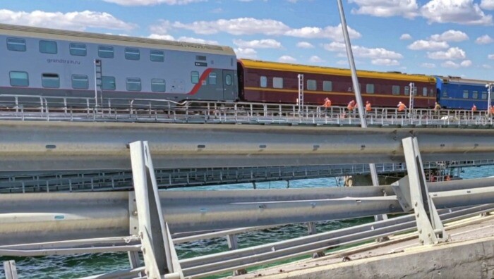 Железнодорожные опоры Крымского моста не пострадали - Хуснуллин