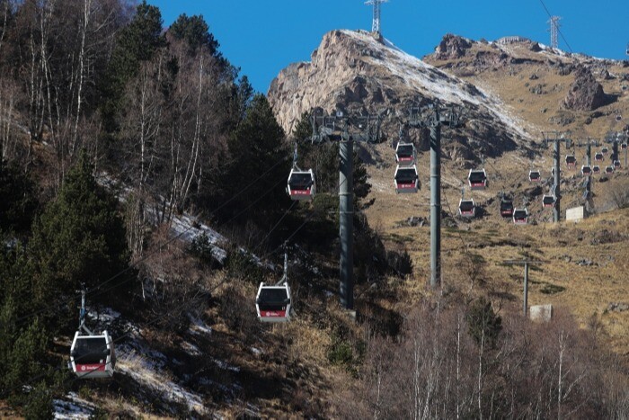 Новые канатные дороги и горнолыжные трассы запустят к началу горнолыжного сезона на курорте "Эльбрус" в КБР