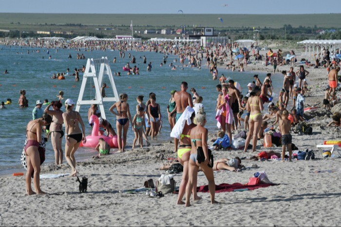 Чернышенко сообщил, что в Крыму с начала года отдохнули 2,4 млн туристов