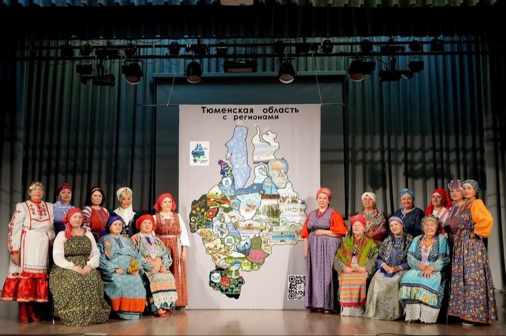 Мастерицы создали гигантскую вышитую карту Тюменской области