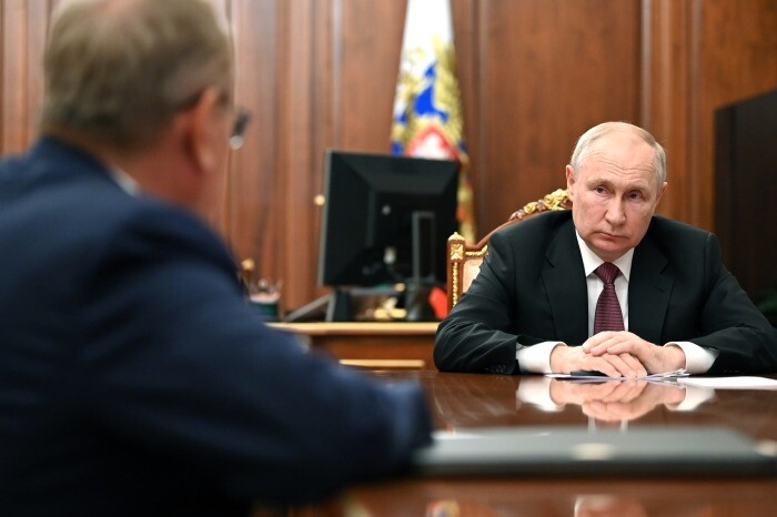Путин поддержал передачу банку ВТБ пакета акций ОСК