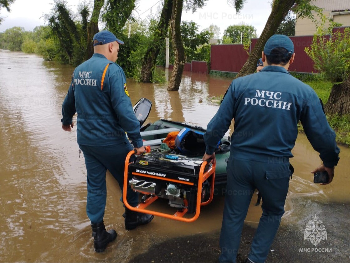 Более 4,6 тыс. домов затоплено в Приморье после тайфуна "Ханун", эвакуированы более 2,5 тыс. человек - МЧС