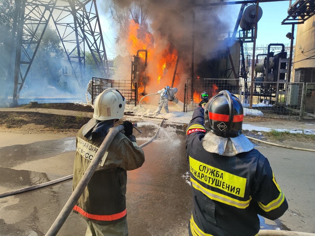 Разлитое трансформаторное масло загорелось на заводе "Красный октябрь" в Волгограде