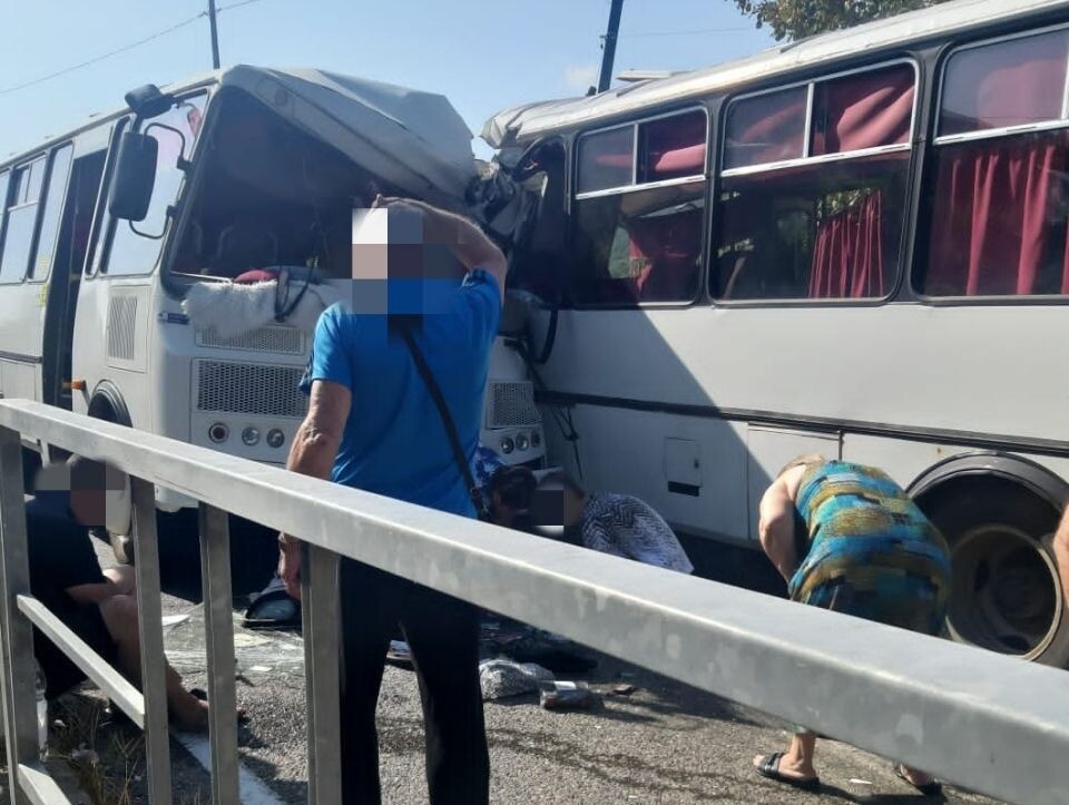 Число пострадавших в ДТП с двумя автобусами на Кубани выросло до 11 человек