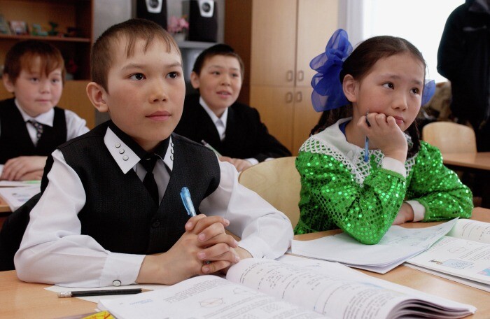 Около 3 тыс. школьников привезут из тундры Ямала в школы-интернаты к учебному году