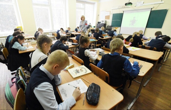 Порядка 5,7 тыс. детей из новых регионов РФ зачислены в школы Ростовской области