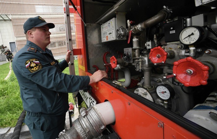 Почти 40 единиц пожарно-спасательной техники переданы в новые регионы - МЧС