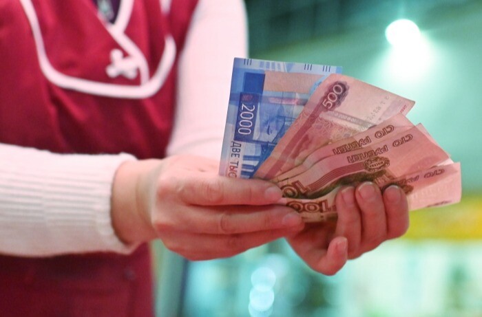 Среднемесячная зарплата населения в Тюменской области в I полугодии выросла на 13,6%, реальная - на 11,4%