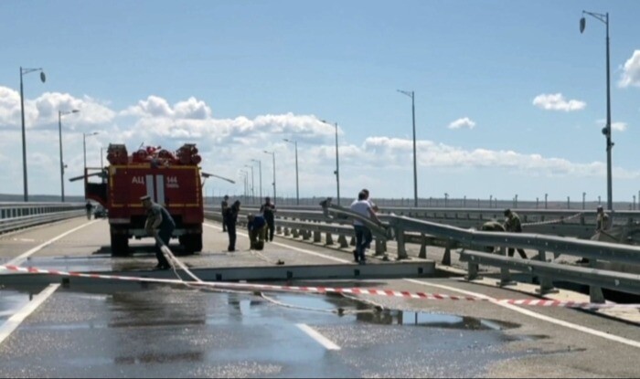 Хуснуллин: движение по разрушенной части Крымского моста могут запустить 15 сентября
