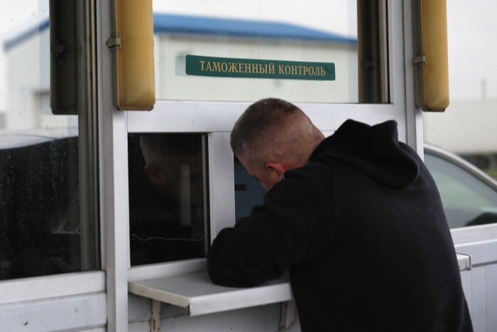 Калининградские власти пытаются отладить работу электронной очереди на границе