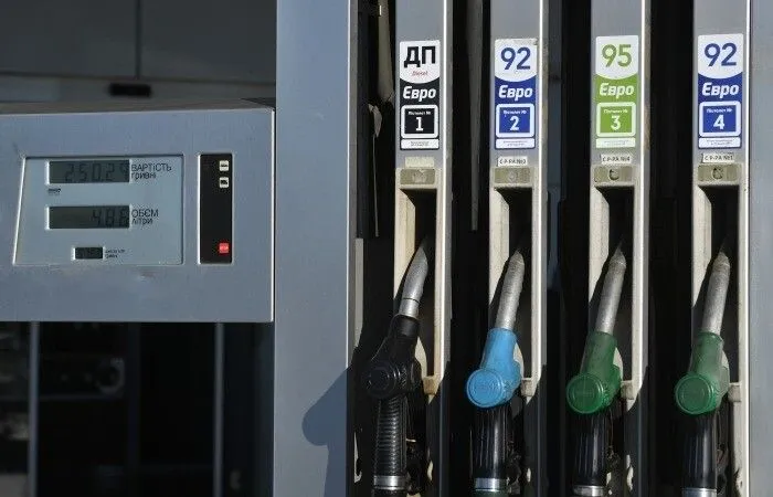 Липецкая сеть АЗС добровольно снизила цены на топливо - УФАС