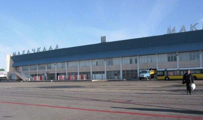 Аэродром в Махачкале освобожден от несанкционированно проникших граждан, но остается закрытым