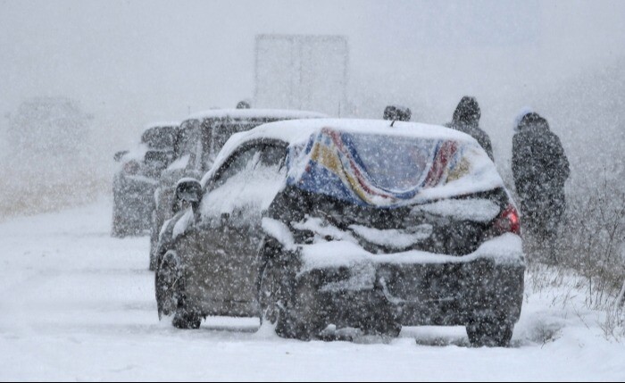 Более 60 ДТП произошли в Свердловской области на фоне обильного снегопада, есть жертвы