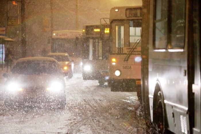 Движение автобусов по ряду трасс Красноярского края ограничено из-за гололеда