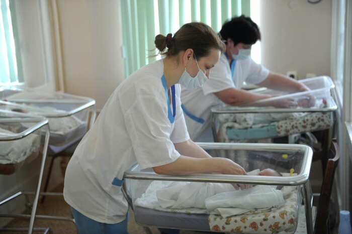 Рязанская область продлит выплаты за рожденных на ее территории детей - власти