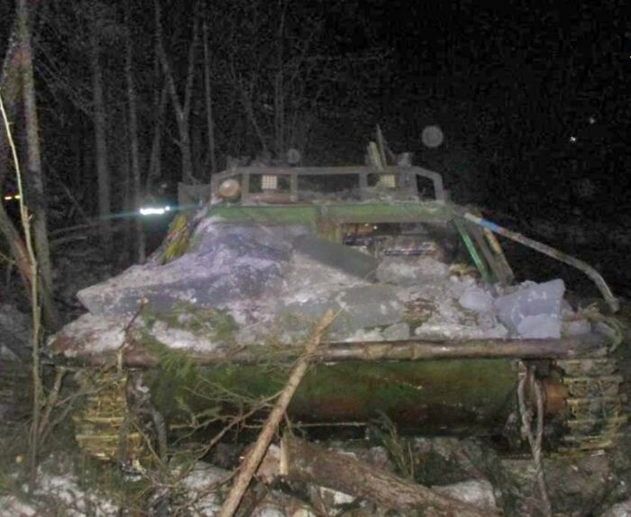 Вездеход провалился под лед в Иркутской области, четыре человека погибли - МЧС