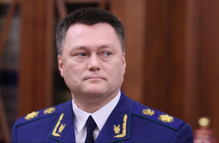 Краснов взял под контроль расселение из аварийного жилья в Ульяновской области