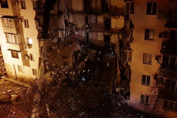 МЧС: людей под завалами обрушившегося дома в Астрахани нет