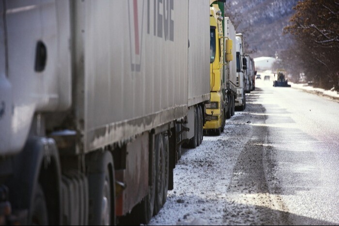 Движение по Военно-Грузинской дороге ограничили для грузовиков из-за непогоды