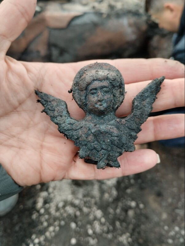 Уникальные находки обнаружили под фундаментом сгоревшей церкви в Карелии