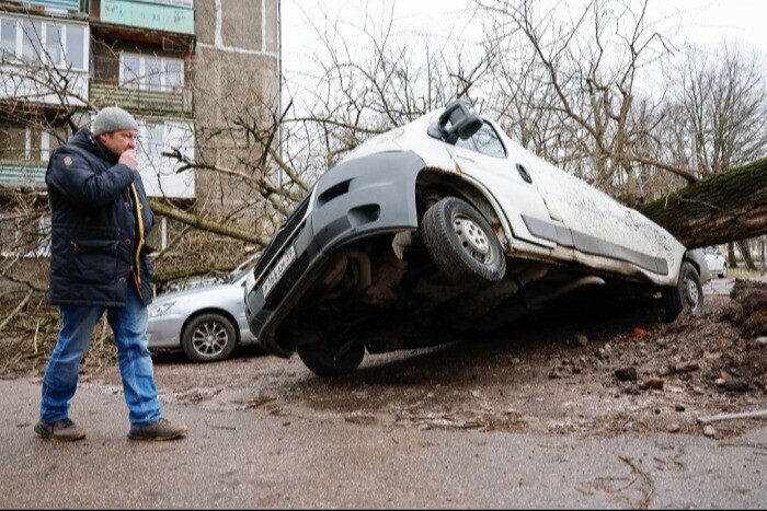 Ущерб от урагана в Красноярском крае составил почти 68 млн рублей - власти