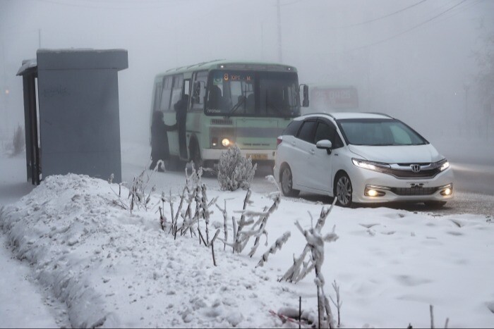Автобусные рейсы на Колыме переносят из-за морозов
