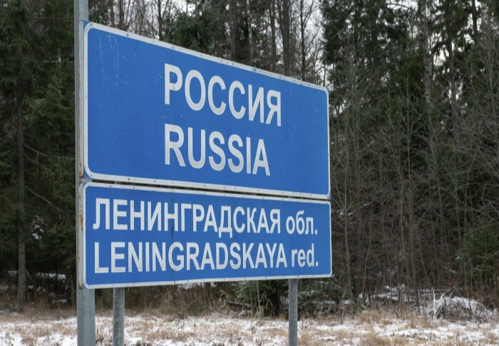 Более 200 машин и почти 350 человек пересекли открывшуюся границу РФ и Финляндии