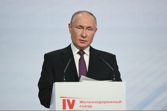 Путин призвал обеспечить особую безопасность Восточного ж/д полигона в условиях СВО