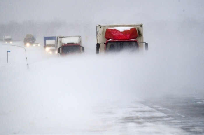 Движение по участку трассы М-5 "Урал" ограничили из-за метели и снежных заносов