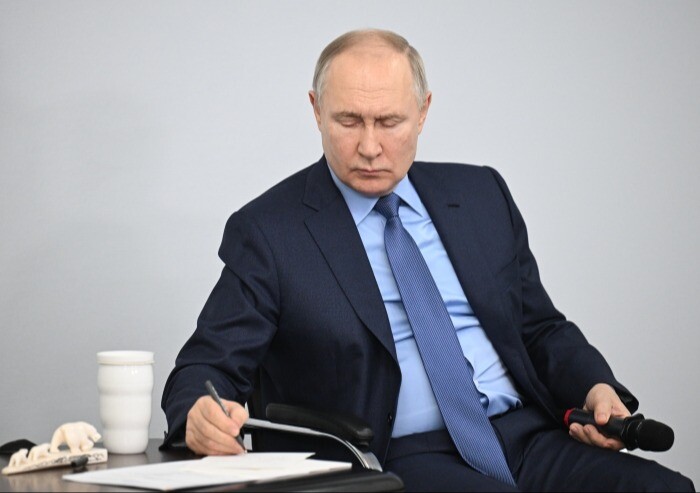 Путин: более 330 млрд рублей направили в систему ЖКХ в 2023 г