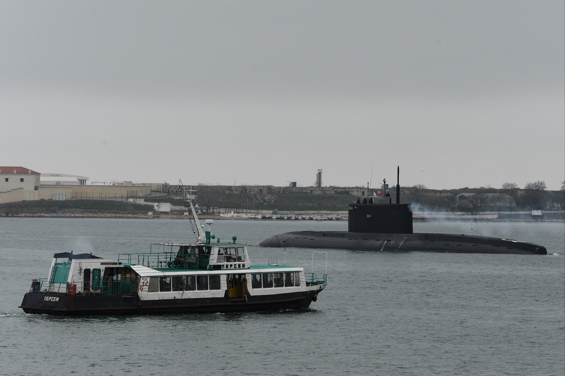 Морской транспорт в Севастополе не работает из-за непогоды