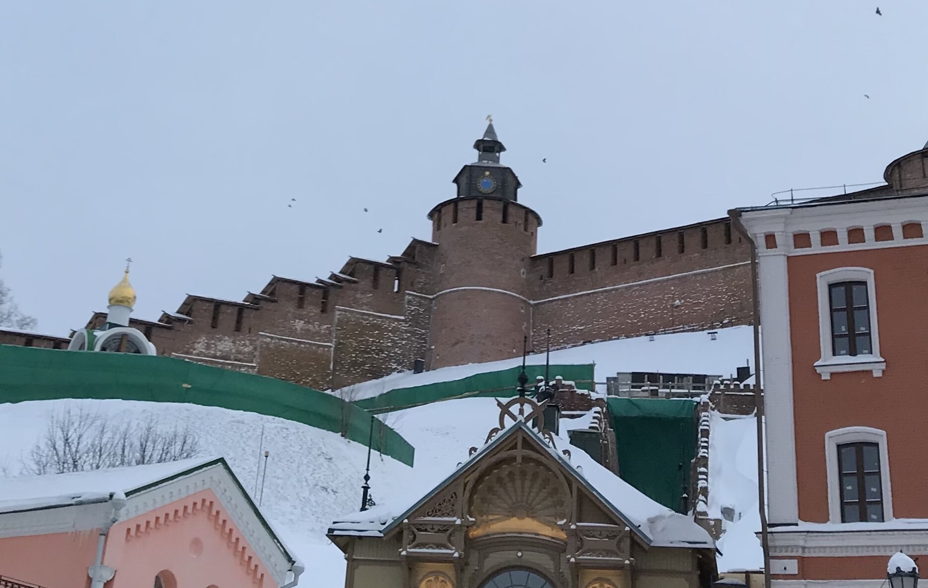Исторические часы воссоздали и установили на Часовой башне Нижегородского кремля