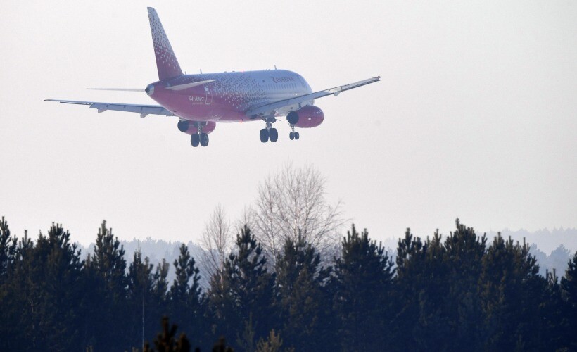 Прилетевший из Москвы самолет выкатился за пределы посадочной полосы в Саранске