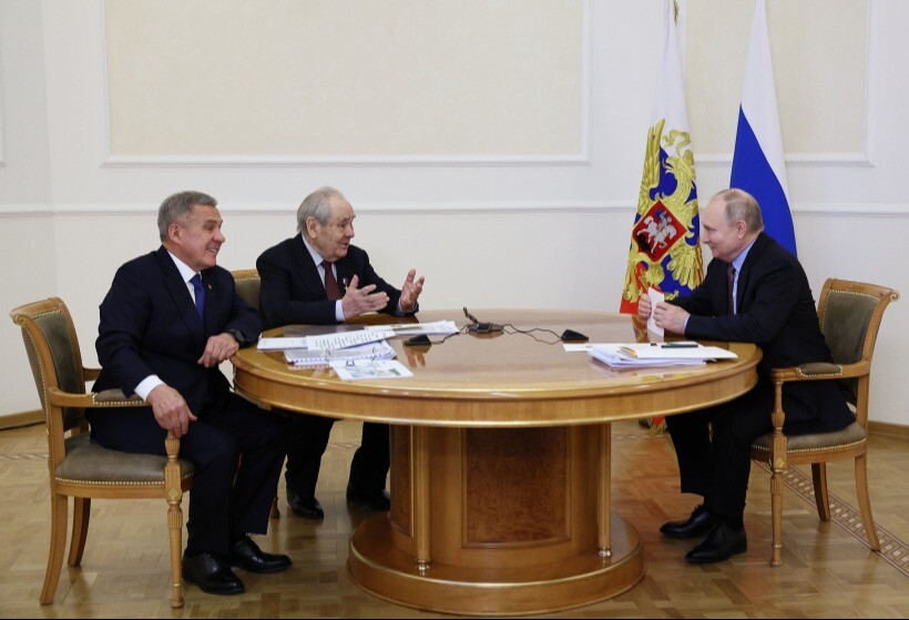 Путин пообщался с Шаймиевым в присутствии нынешнего главы Татарстана