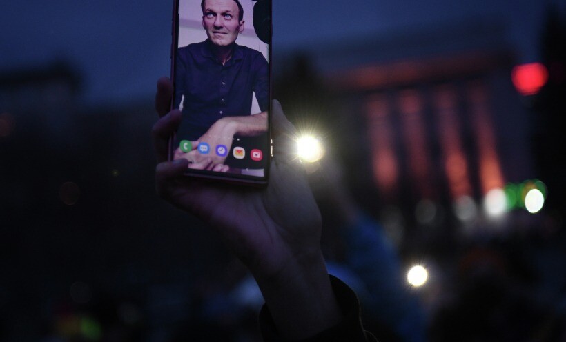 Песков: участвовавших в протестах сторонников Навального ждут юридические последствия