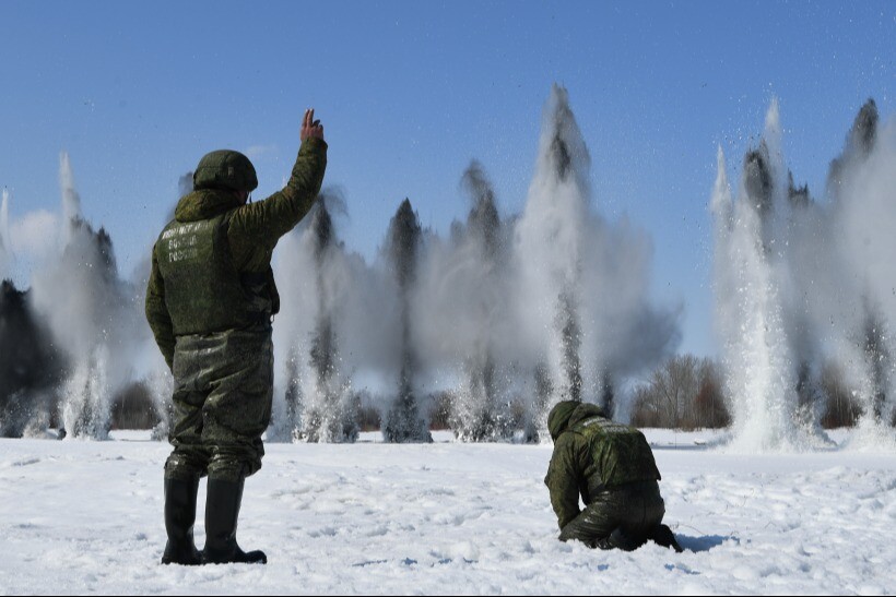 Военные подготовили группы для борьбы с паводком в Поволжье, Сибири и на Урале