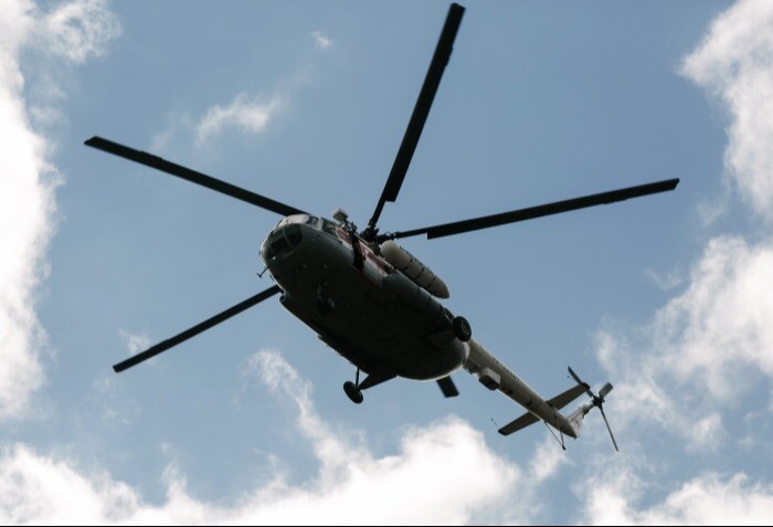 В Магаданской области разбился вертолет Ми-8 с рабочими, два человека погибли - экстренные службы