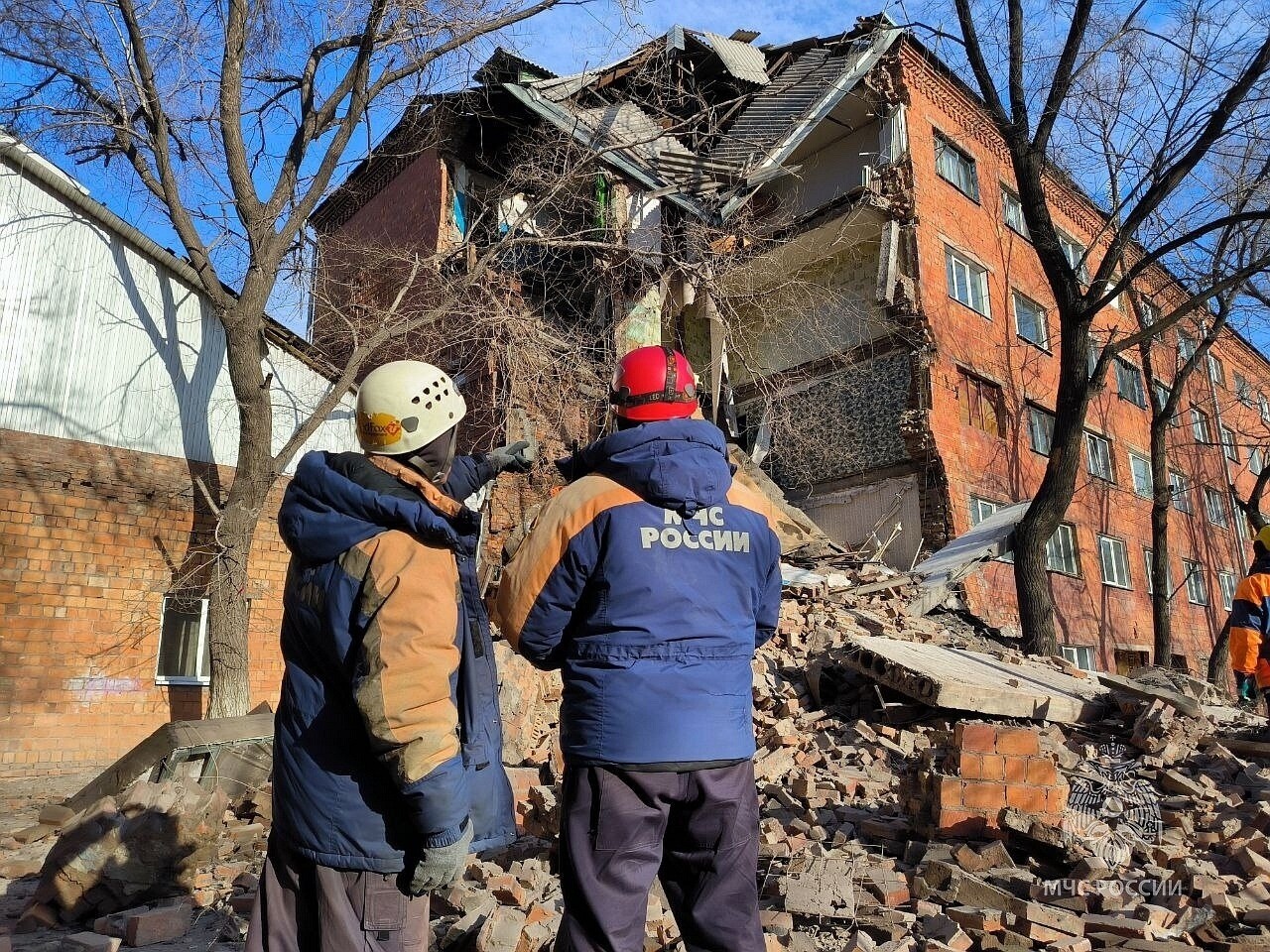 Частично обрушившееся здание общежития снесут в Черногорске