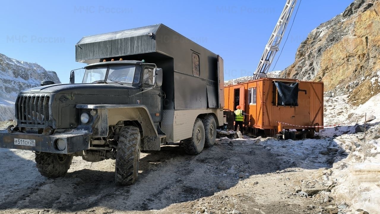 Георадар хотят задействовать на руднике "Пионер" в Приамурье, где из-за обвала породы заблокированы 13 горняков