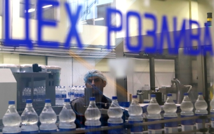 ФСБ: арестованы подозреваемые в рейдерском захвате производства минеральной воды