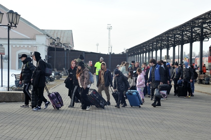Еще 1,4 тыс. белгородских школьников отправляются в другие регионы - власти