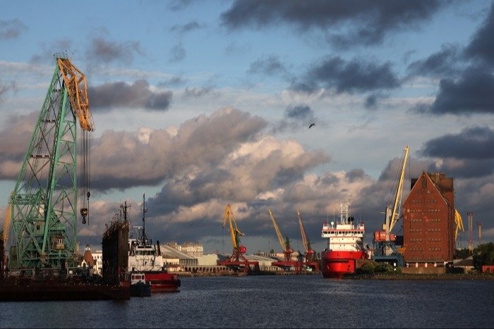 Кабмин выделил 1,8 млрд руб. на субсидии морских перевозок в Калининград