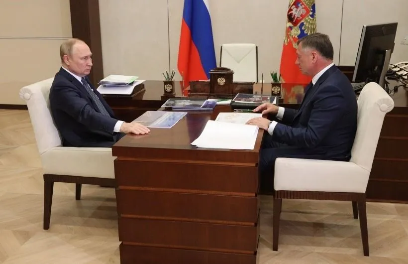 Путин одобрил перенос финансирования реконструкции крупнейшего морпорта Сахалина на 2024 г