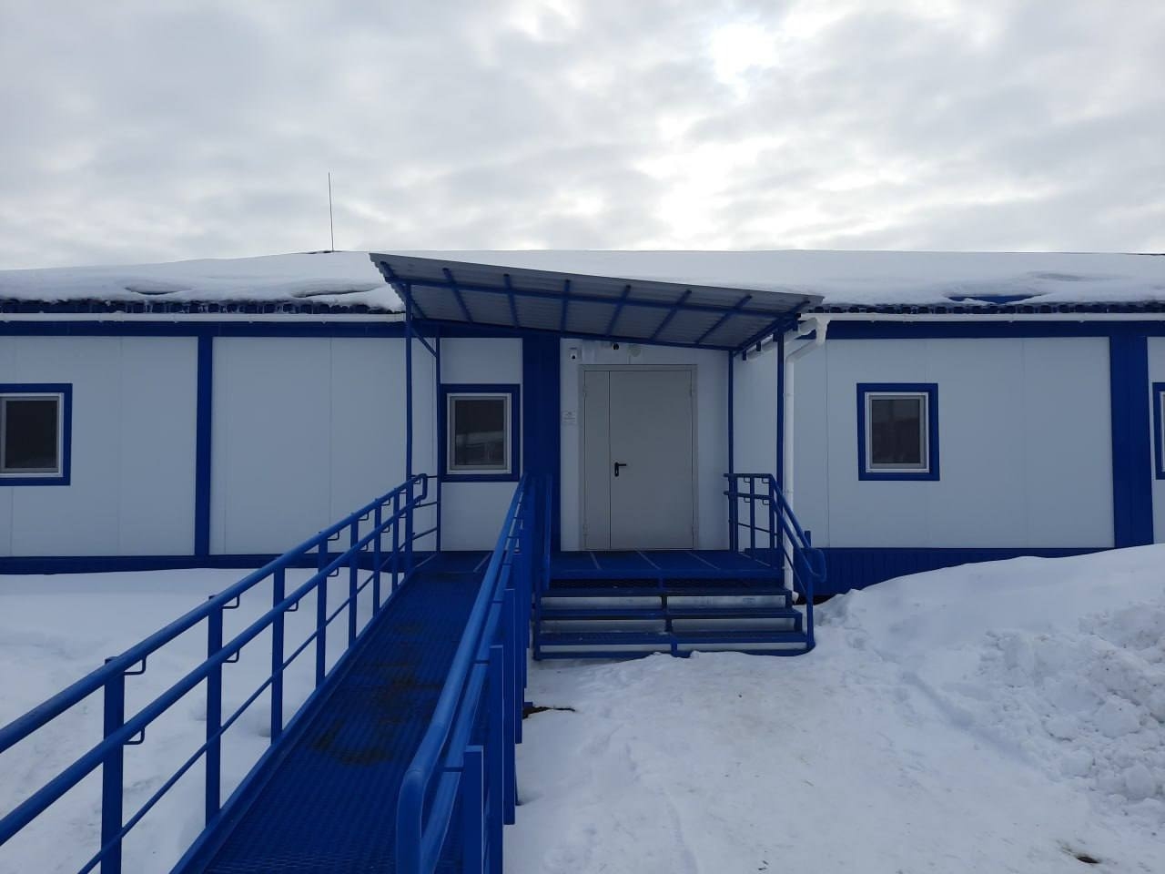 Первую амбулаторию с жильем для медика открыли в Омской области