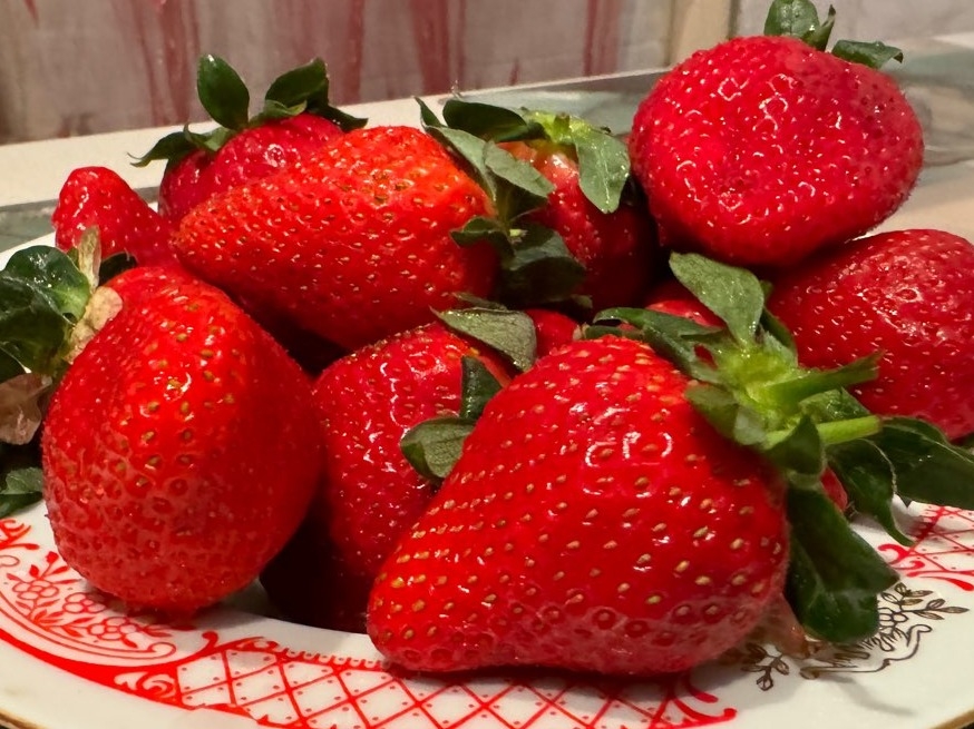 Клубника: польза и вред. Интересные факты о ягоде: сколько клубники нужно в день для здоровья?