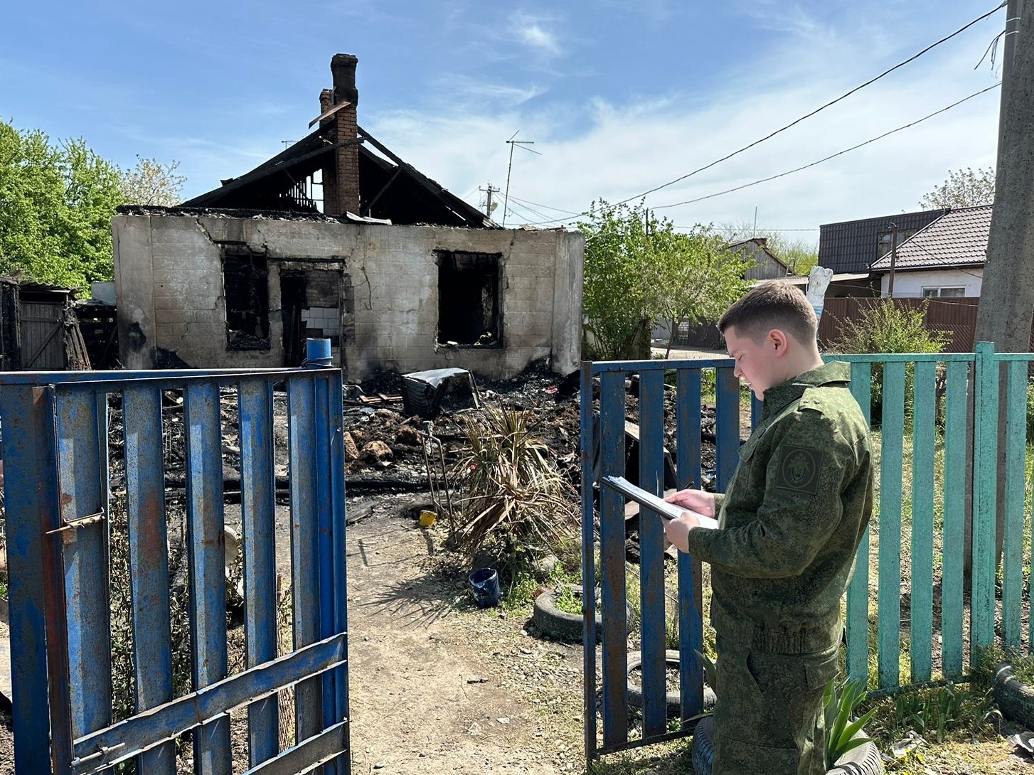 Три человека погибли в Краснодаре при пожаре в частном доме