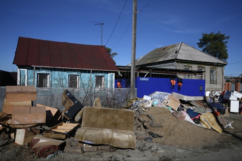 Более половины подтопленных домов освободились от воды в оренбургском Орске