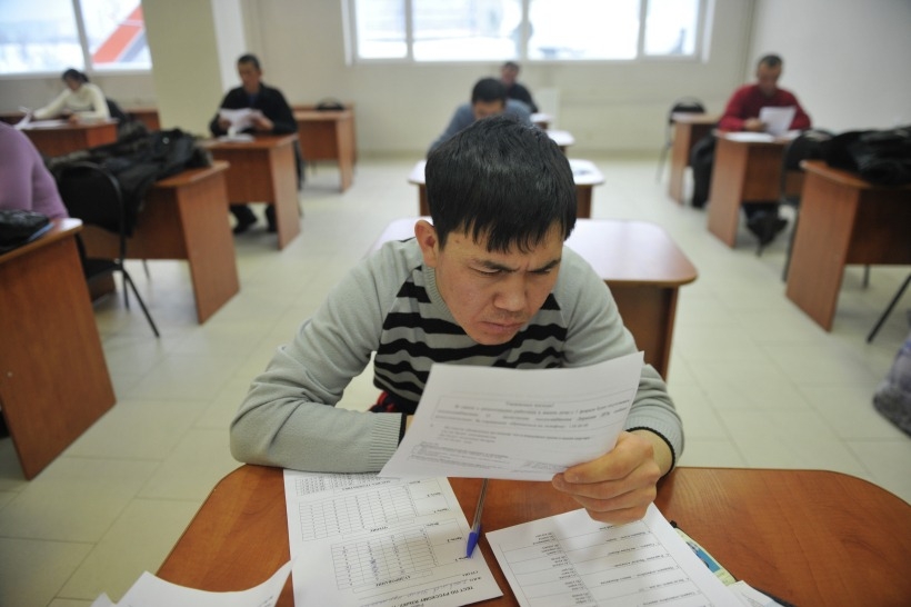 Минобрнауки отстранит частные фирмы от экзамена по русскому языку для мигрантов