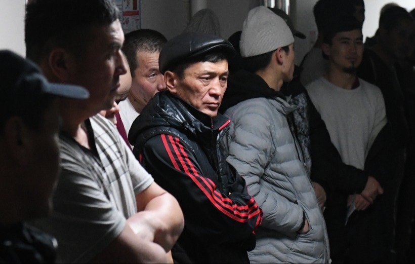 Проверку мигрантов провели в отделении МРЭО ГИБДД в Ростове-на-Дону
